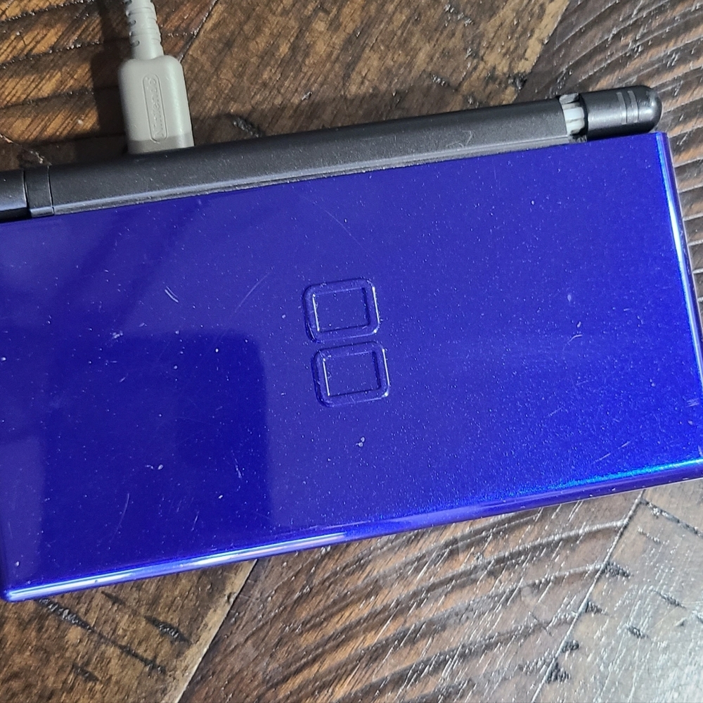 NINTENDO 3DS LITE - Picture 2 of 12